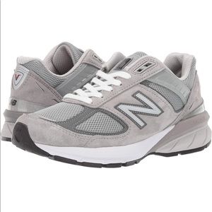 New Balance Woman’s 990 V5 Sneaker in Grey/Castorlock size 7